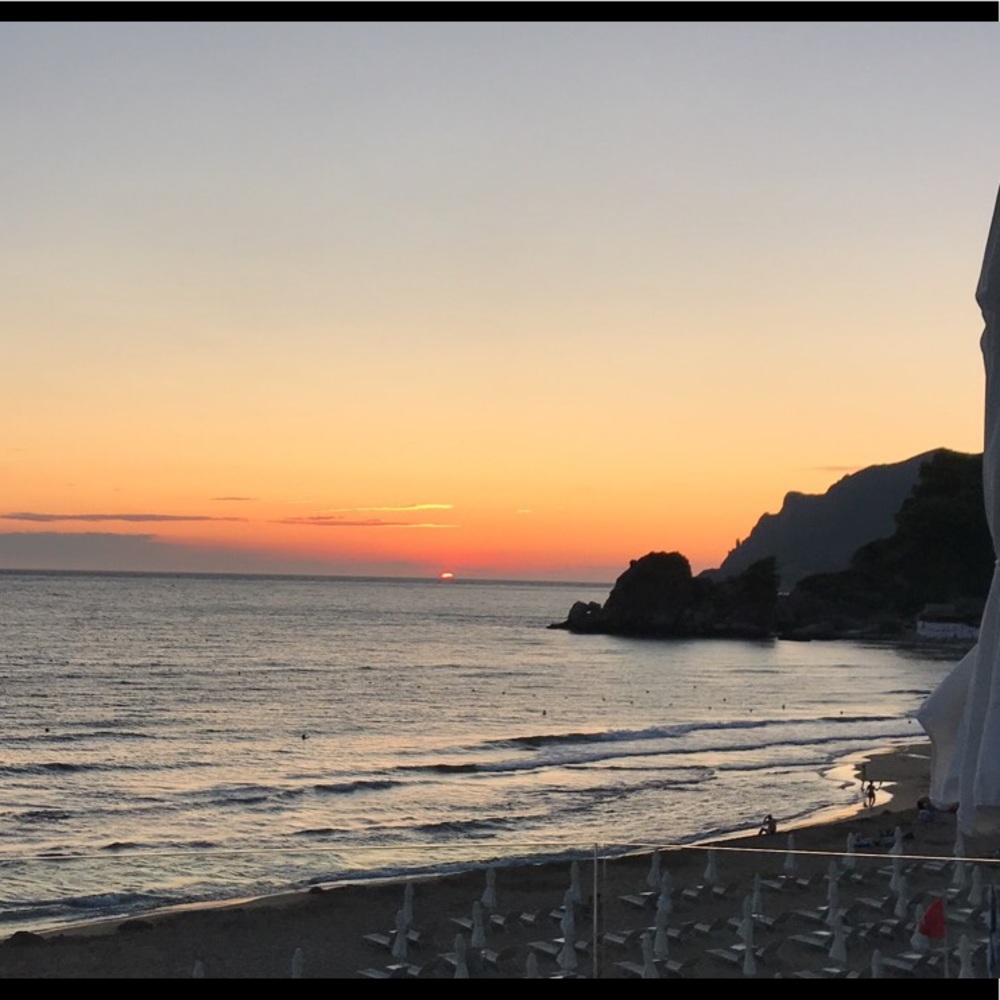 Meet your Posher, Vee